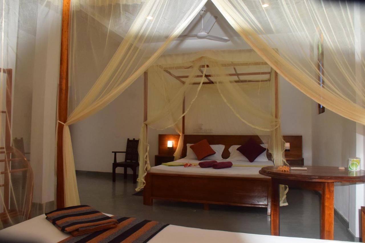 Mira Whales Resort Mirissa Exterior photo