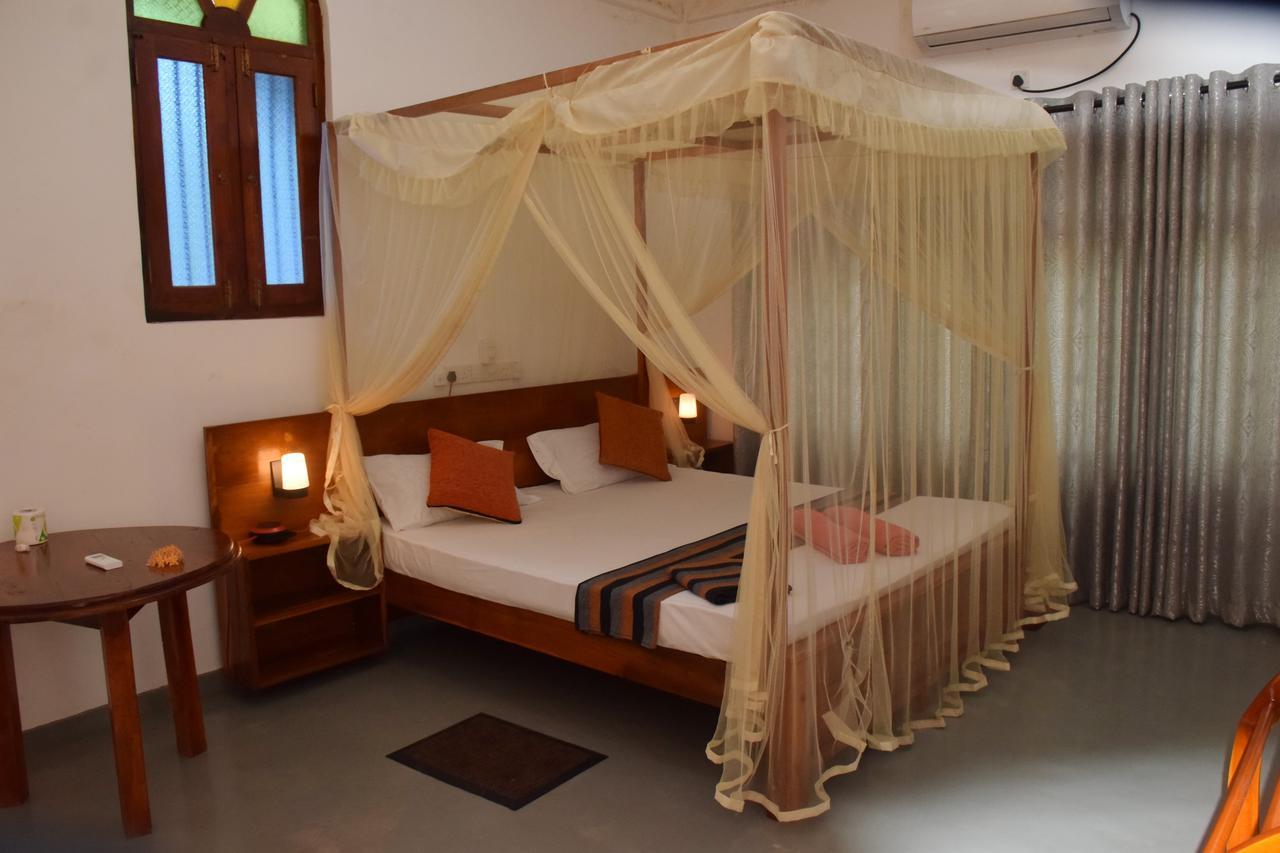 Mira Whales Resort Mirissa Exterior photo