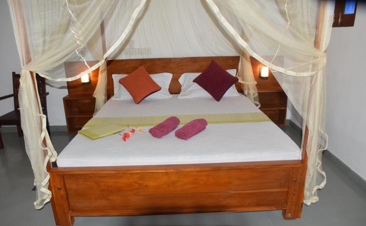 Mira Whales Resort Mirissa Exterior photo